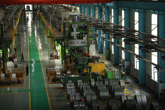 0.8mmの400mmの鋼鉄金属のための1.5mm連続的な電流を通すラインを亜鉛でメッキしなさい